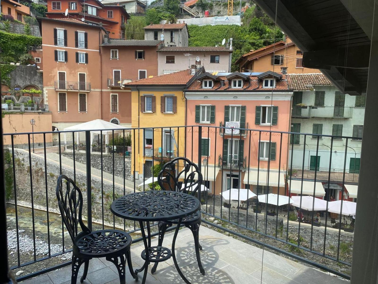 Argegno'S River - Central Apartment Lake View Rum bild
