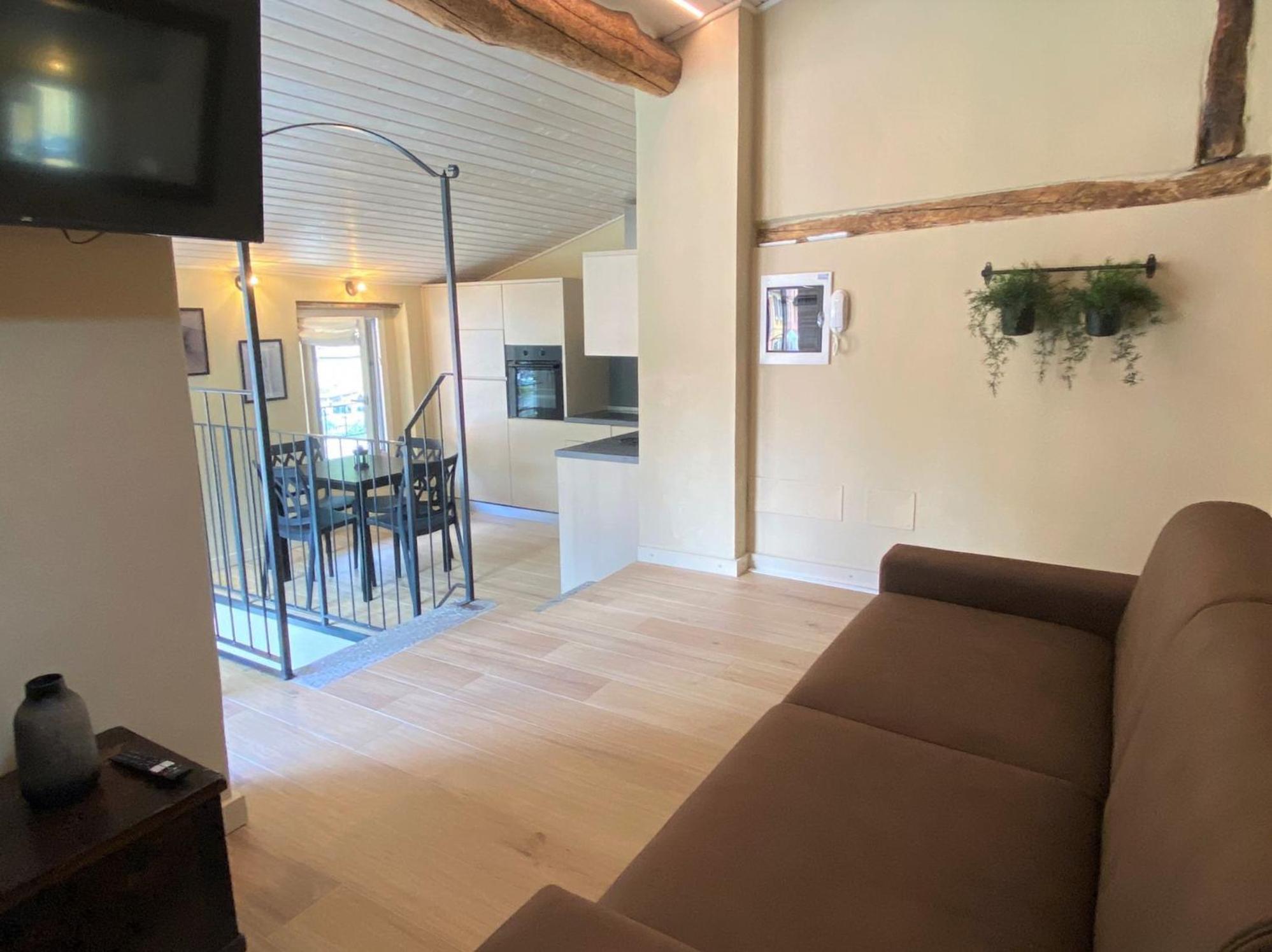 Argegno'S River - Central Apartment Lake View Rum bild
